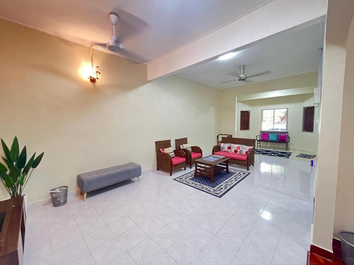 Ahza My Homestay Kemaman Chukai Buitenkant foto