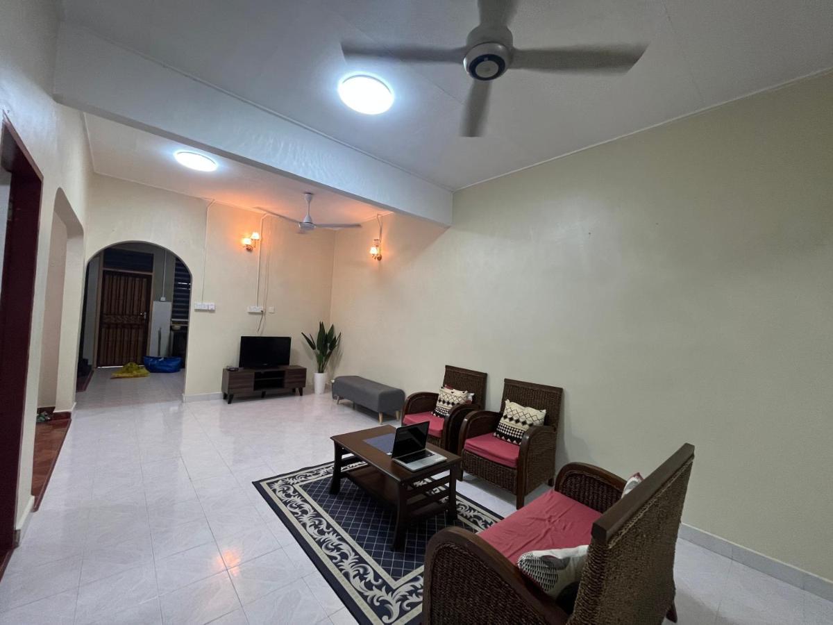 Ahza My Homestay Kemaman Chukai Buitenkant foto